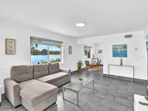Charming 2br Lakefront Cottage In Davie Near Beach